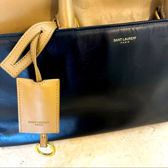 Saint Laurent Classic 12 Duffle Bag - Picture 7 of 7